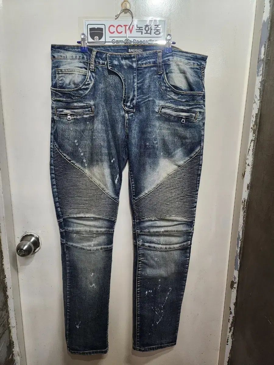 バルマン バイカーデニム パンツ 10,820円
