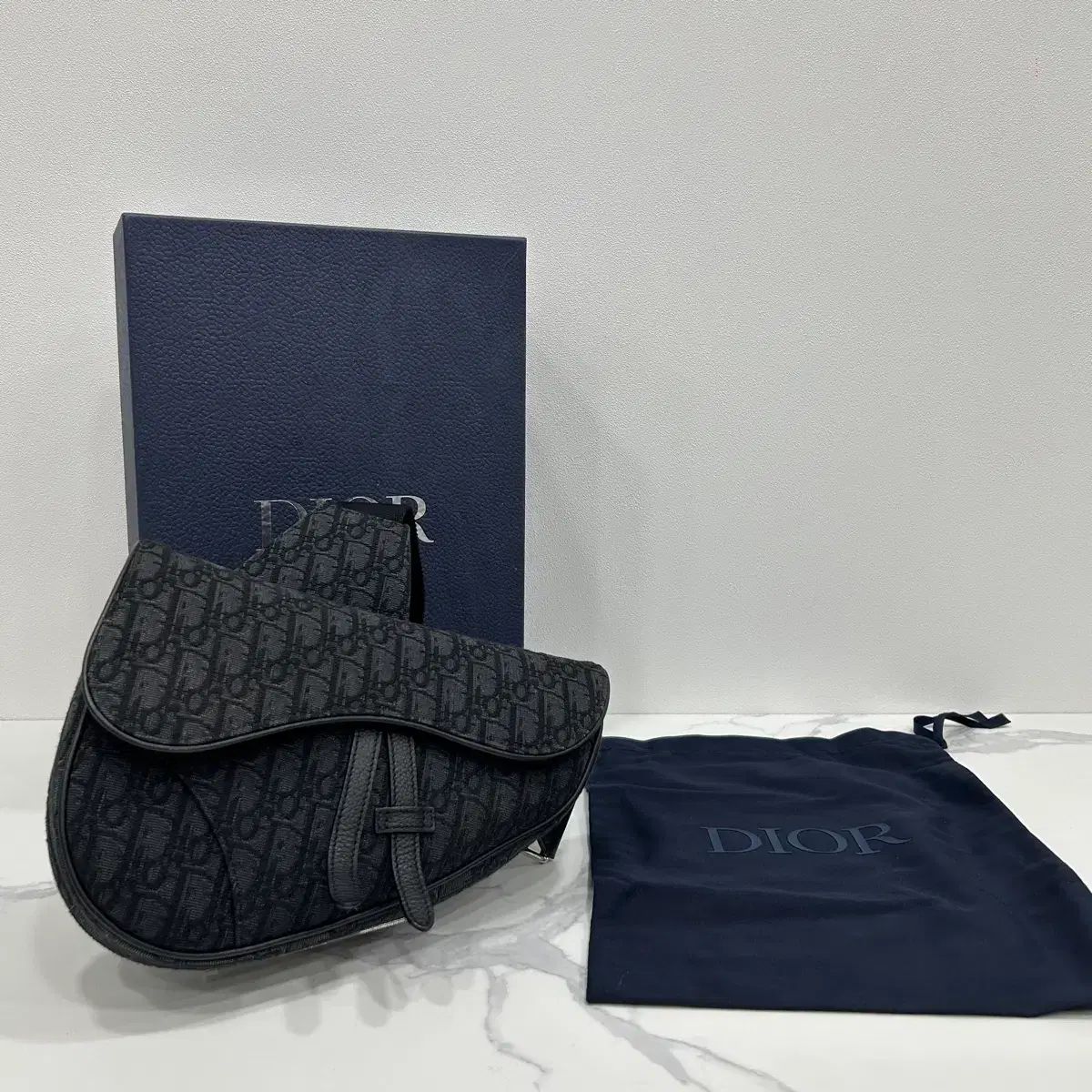 ほぼ新品 Dior オブリーク サドルバッグ ブラック