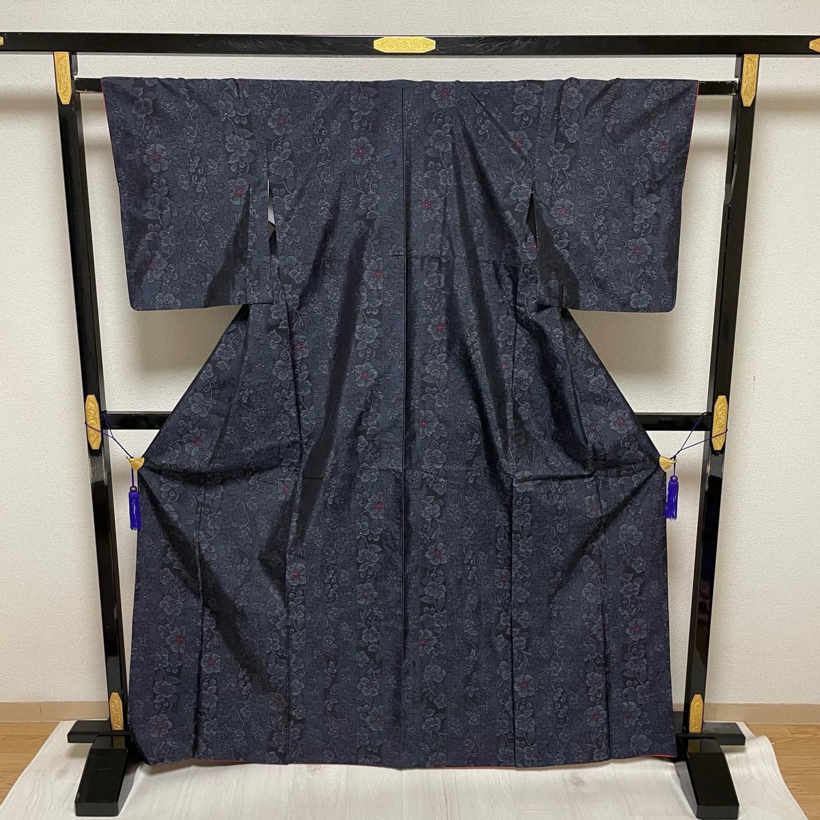 本場大島紬 藍泥染 美しい花模様 着物 正絹 X-4818 - メルカリ