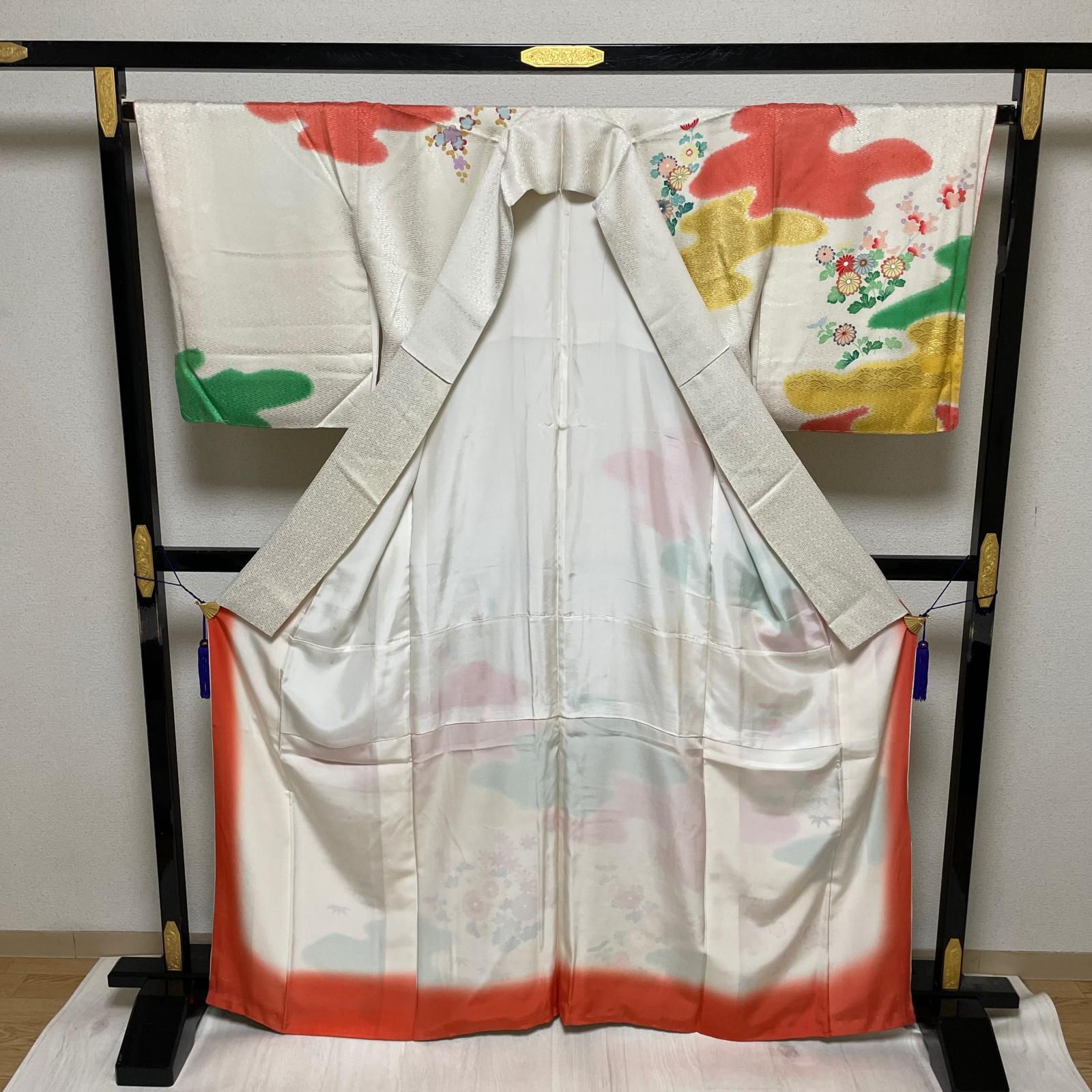 付下げ 花模様 鮮やかな染め 着物 正絹 X-4971 - メルカリ