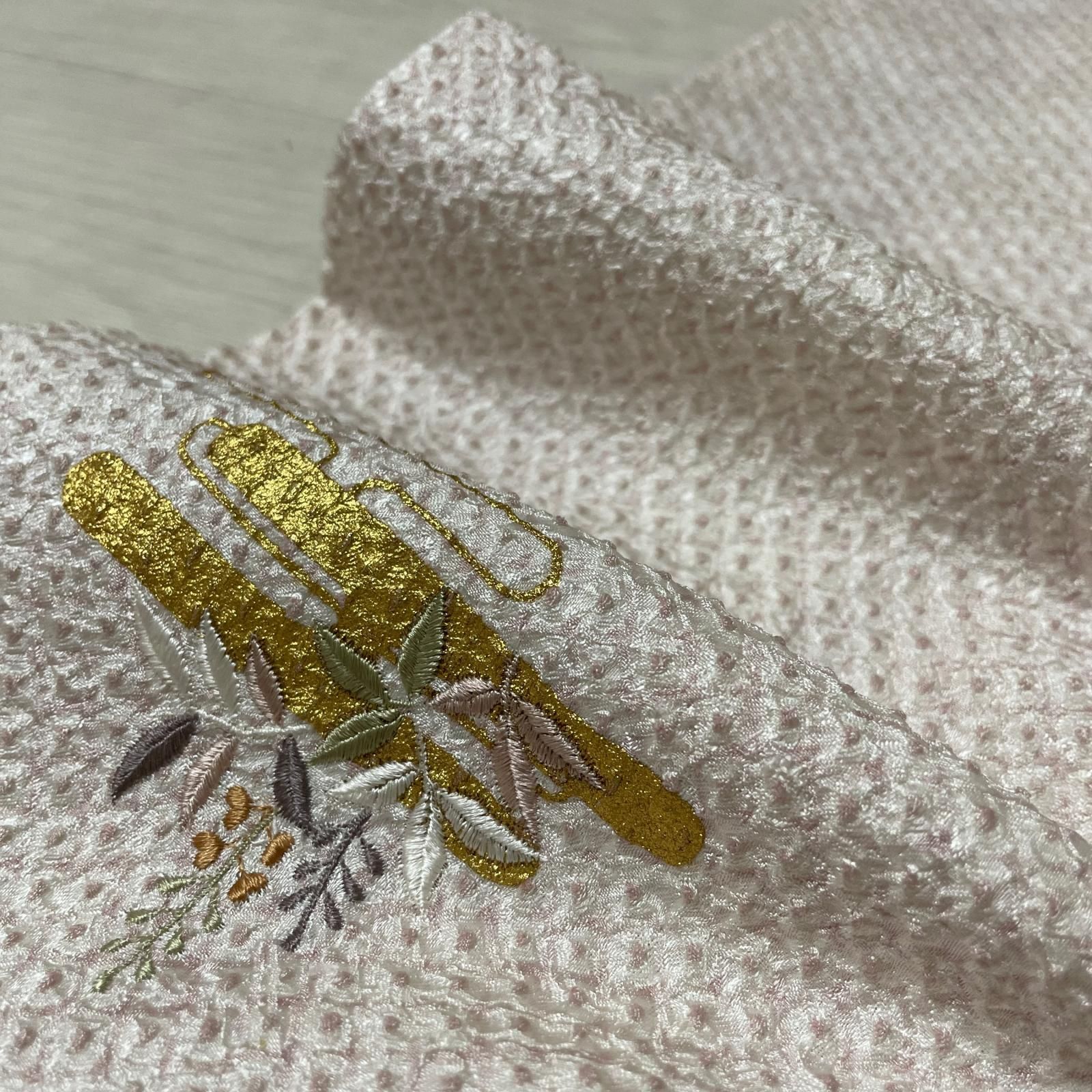 付下げ 総絞り 刺繍の花模様 着物 正絹 X-5058 - メルカリ