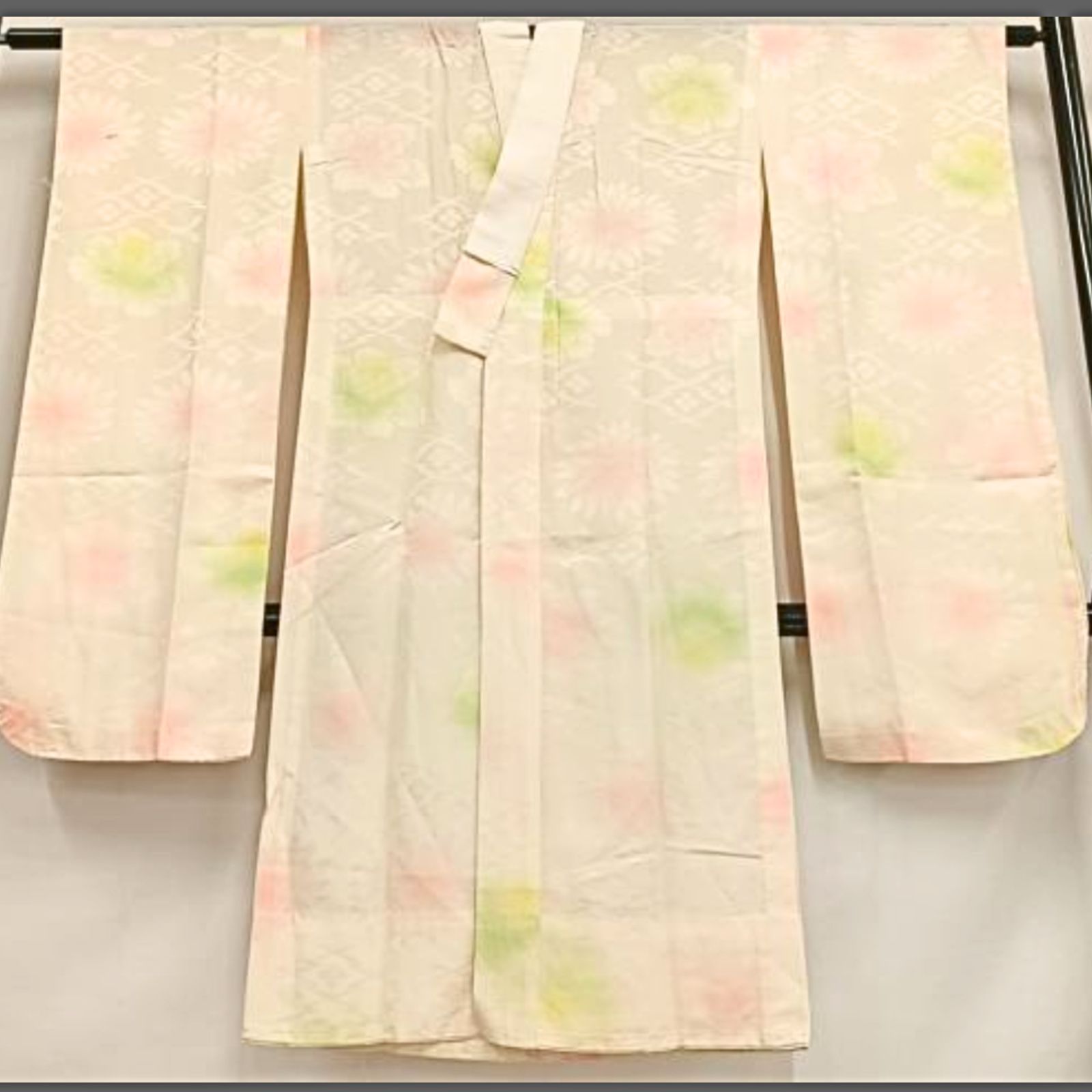振袖　長襦袢2点セット草花文　正絹　逸品 振袖用長襦袢 無双仕立て 草花文 暈し染め 正絹 長襦袢 振袖 - メルカリ