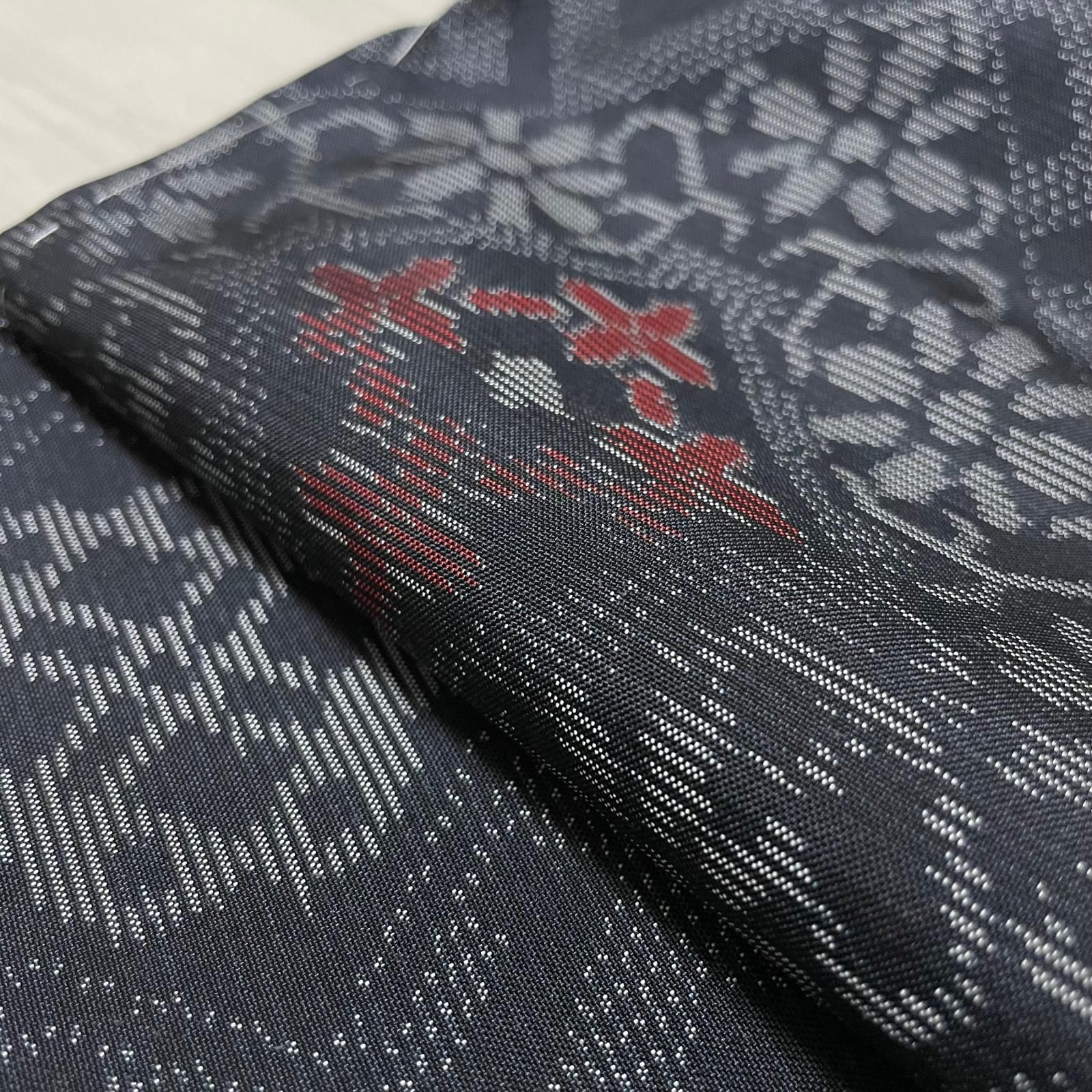 本場大島紬 泥染 菱形に花模様 着物 正絹 X-5262