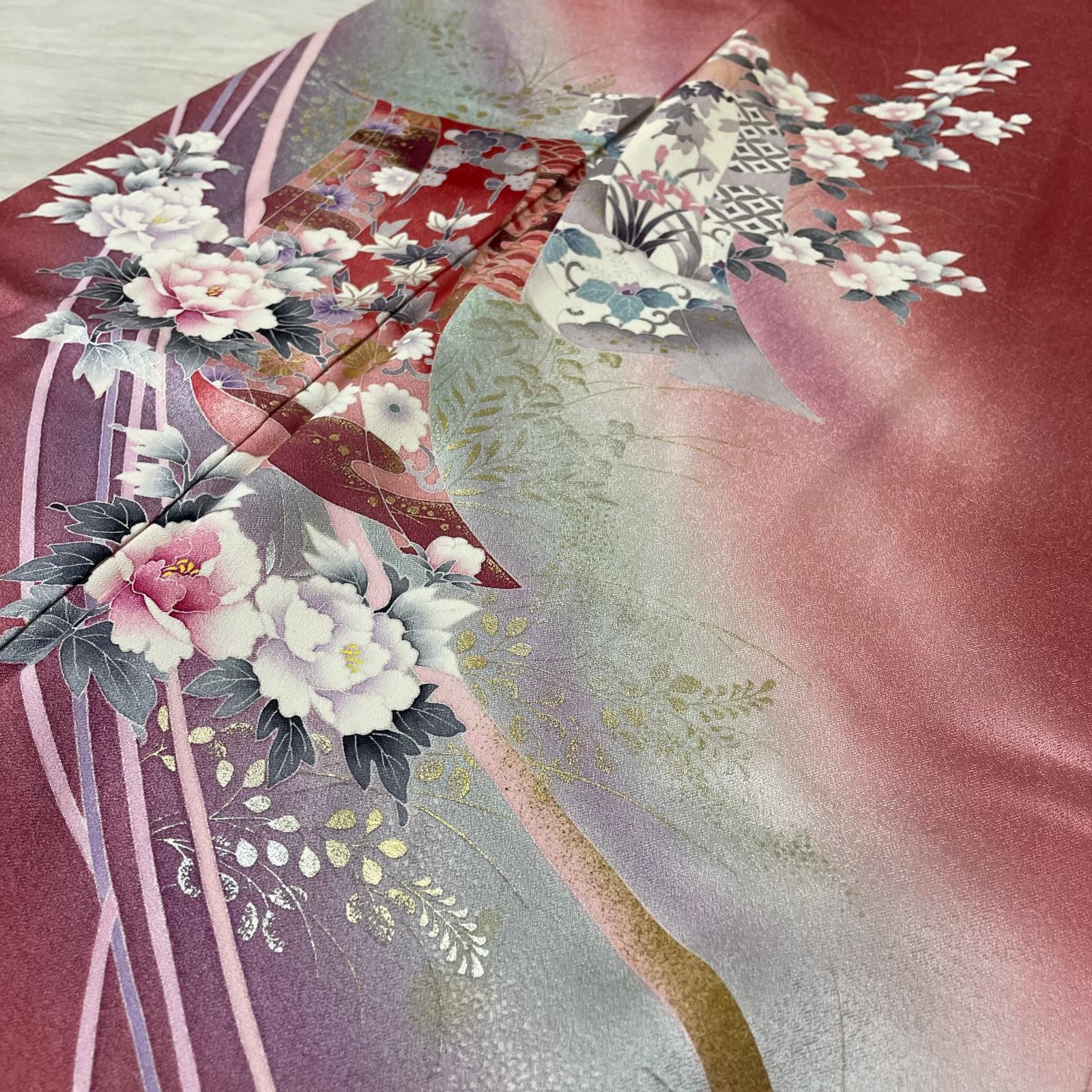 付下げ 衣桁に着物 美しい花模様 着物 正絹 X-5281 - メルカリ