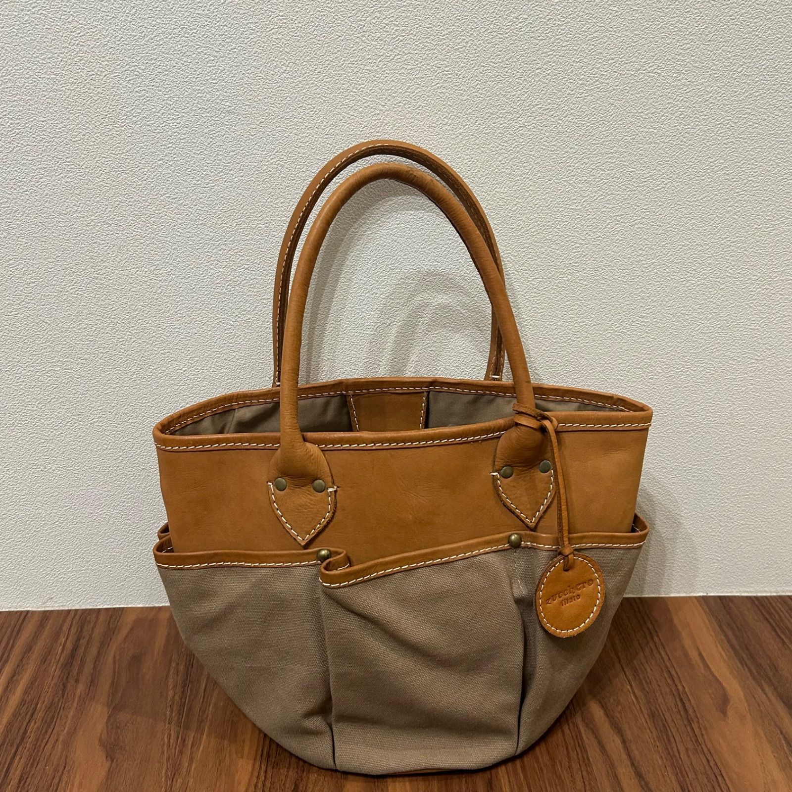 レディース 【美品】un signet zucchero 牛革トートバッグ 日本製 キャメル