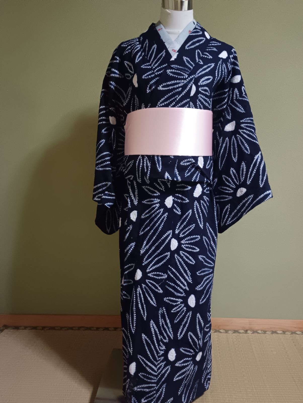 美品 有松鳴海絞り 高級浴衣 総絞り 藍染め 大輪花 身丈157 裄64 紺白