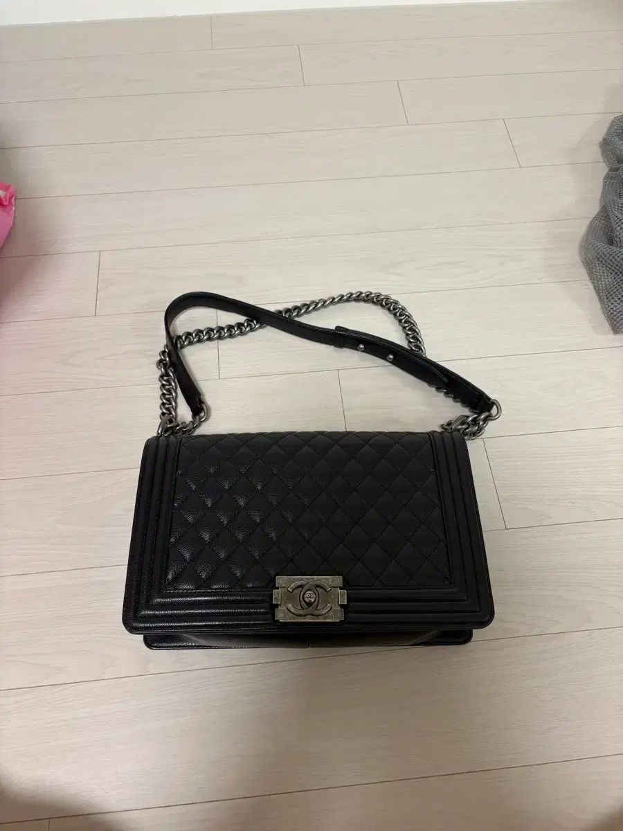 シャネル フラップバッグ ラージ
