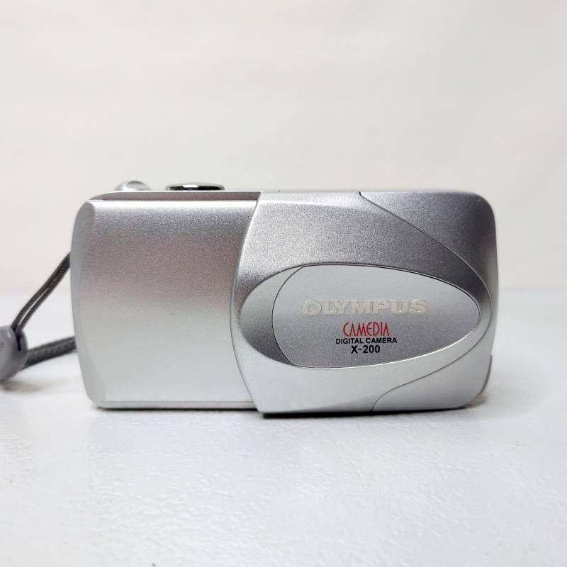 OLYMPUS CAMEDIA X-200 コンパクトデジタルカメラ シルバー 320万画素