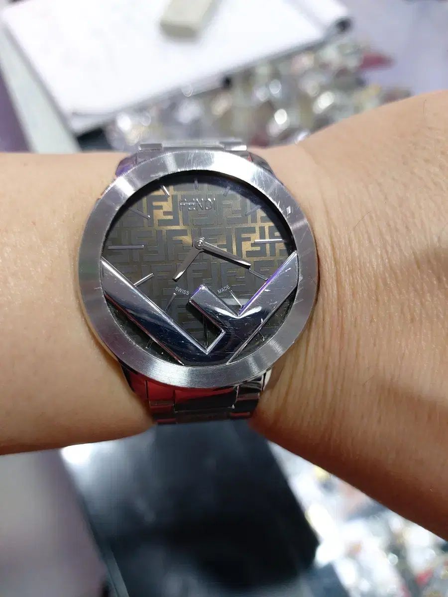 フェンディ 時計 シルバー メタル