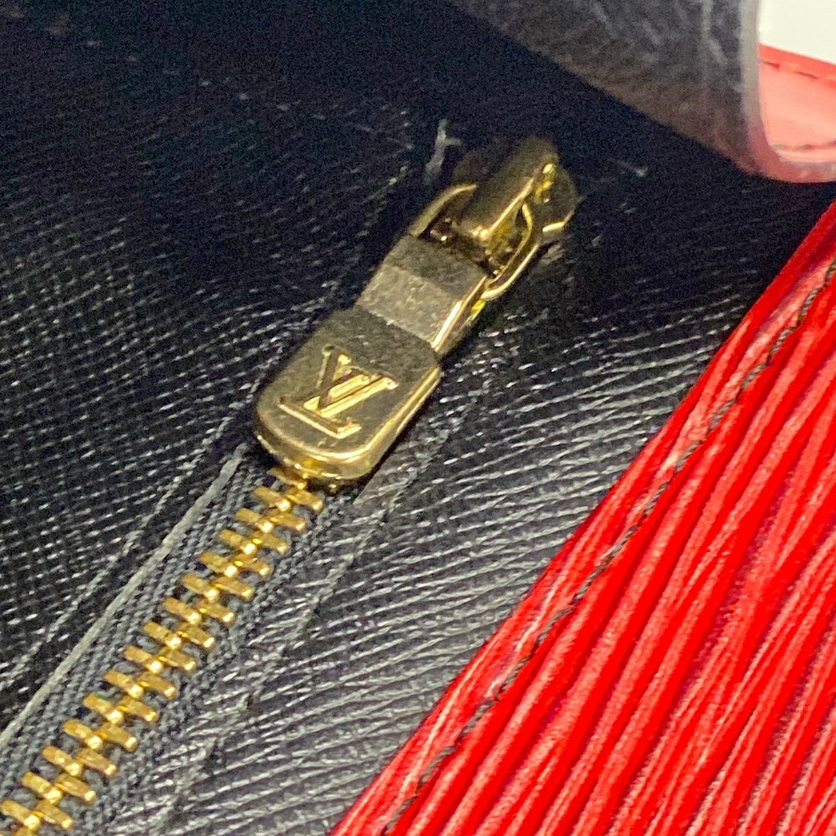 LOUIS VUITTON(ルイヴィトン) クラッチバッグ エピ アールデコ M52637
