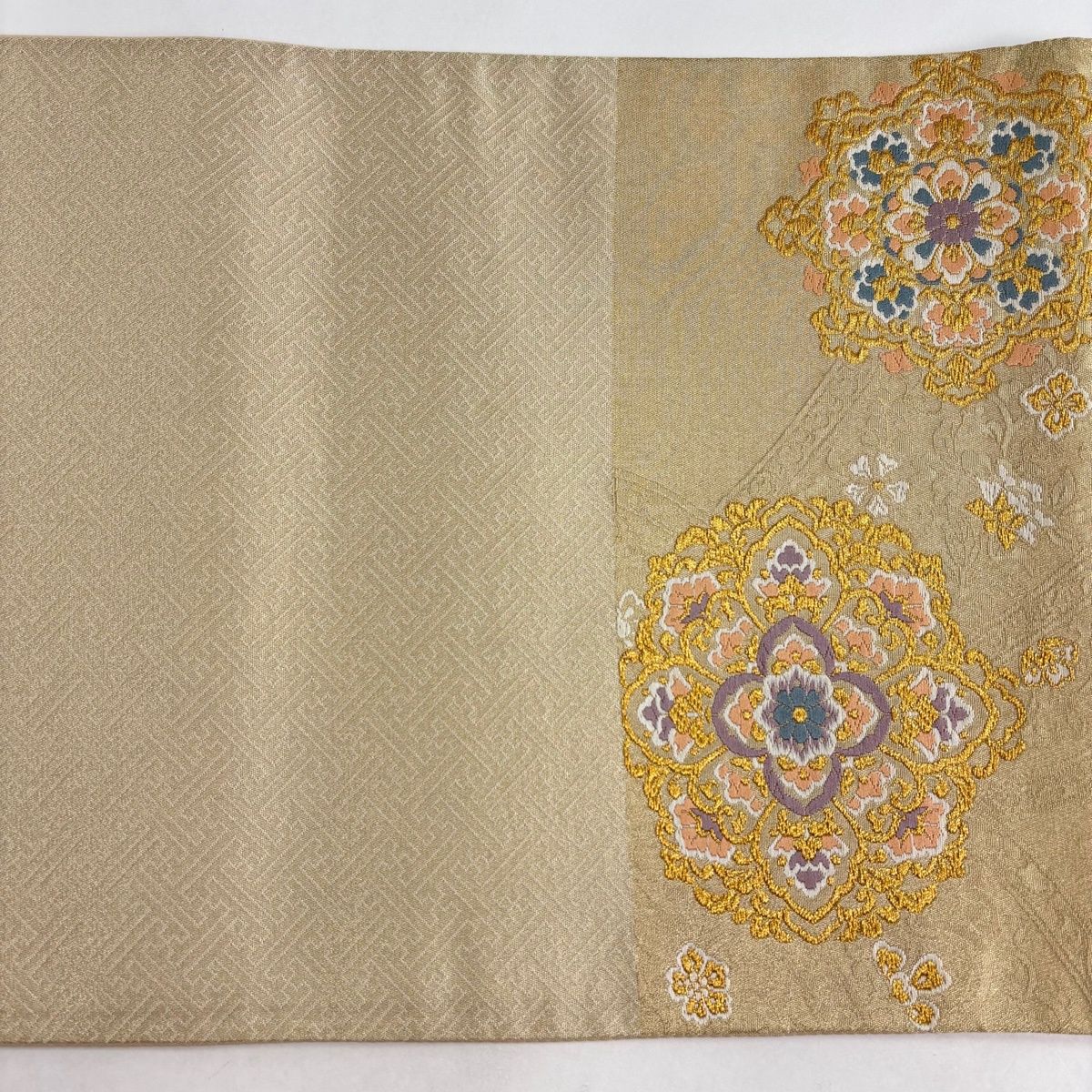 美品】 袋帯 秀品 華文 草花 金糸 唐織 金色 六通 正絹 【中古