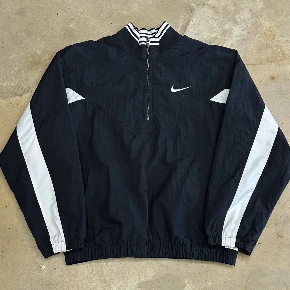 ナイキ 白 LINE ブラック ハーフジップ Anorak（アノラック） ジャケット S