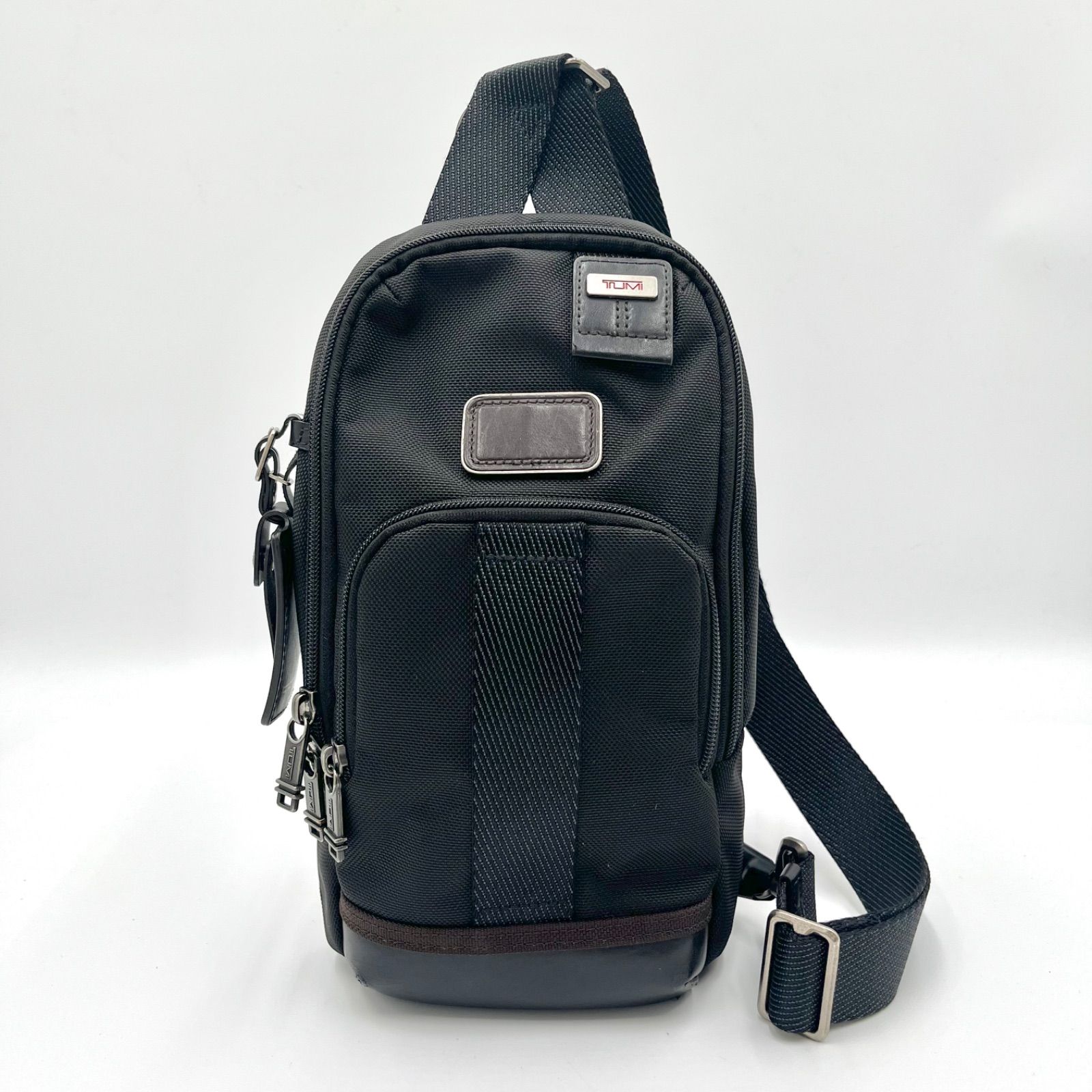 【新品同様】トゥミ　TUMI FIFE ボディバッグ　ネイビー　2223402 極美品◎TUMI トゥミ Fremont FIFE Slim Sling Bag ナイロン ボディ