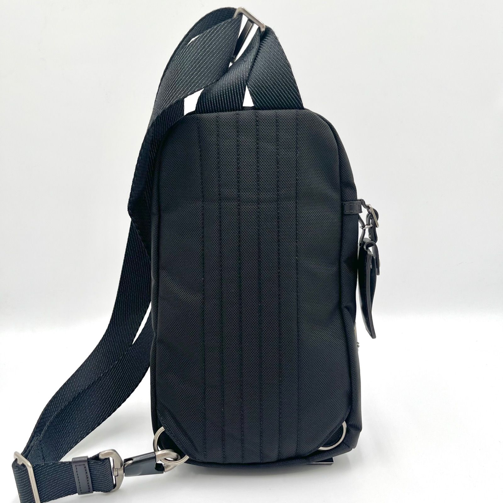 極美品◎TUMI トゥミ Fremont FIFE Slim Sling Bag ナイロン ボディ