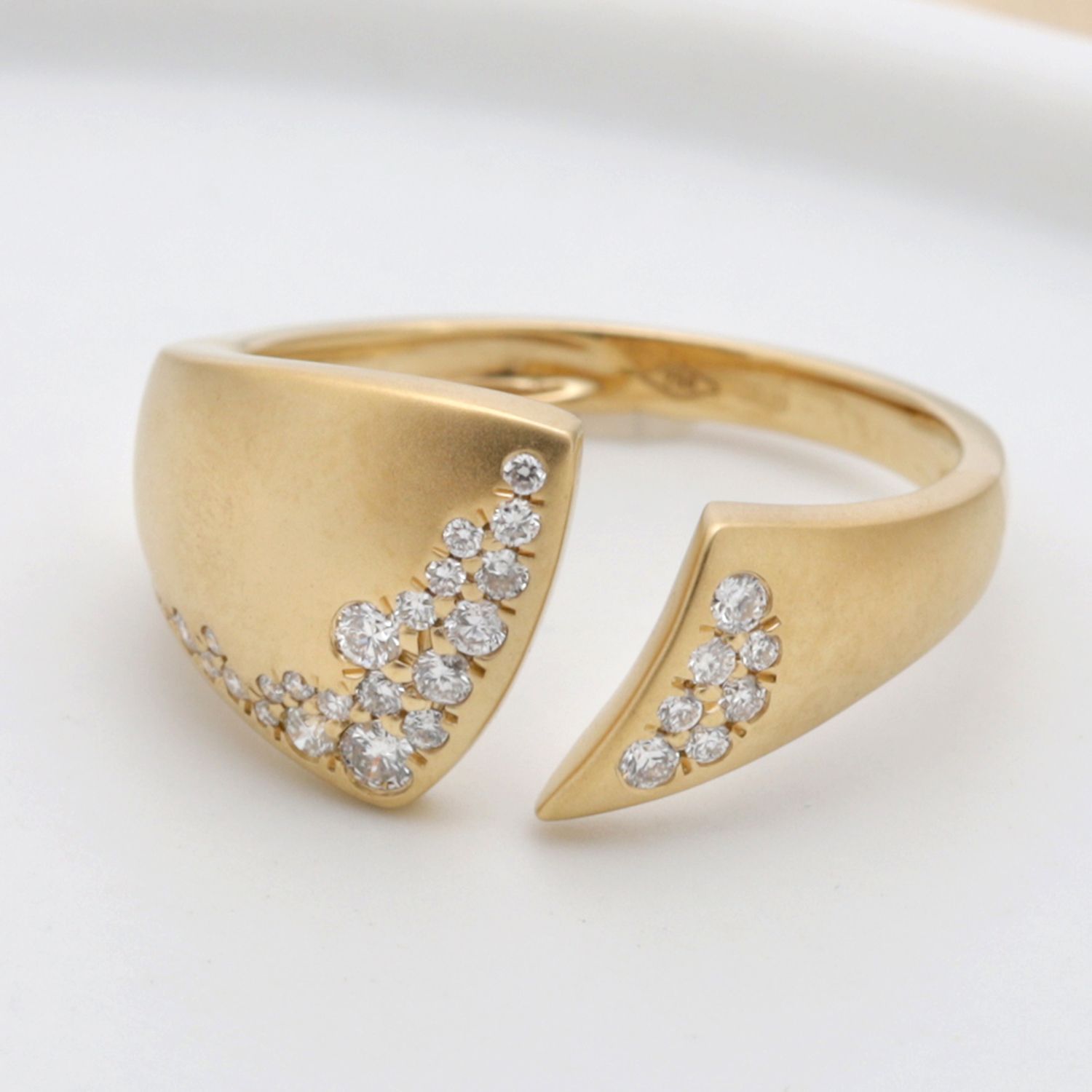 【0.25ct サイズ直しOK】ダイヤモンドリング14号 K18YG