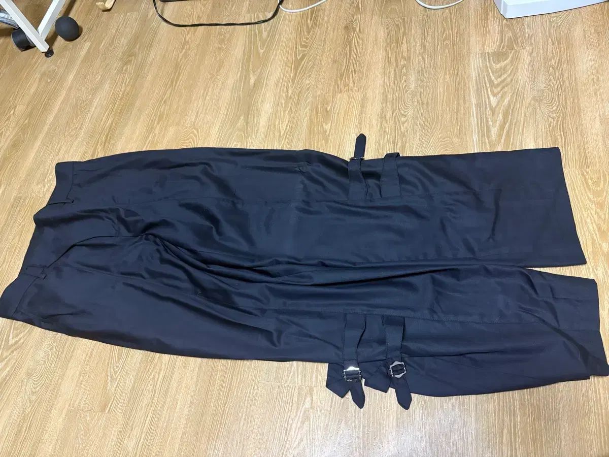 ヘリックスクロージング スラックス