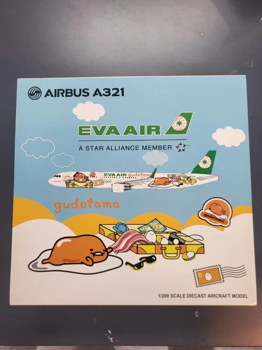 a321 eva パイロットジャンパー gudetama 色 カラー