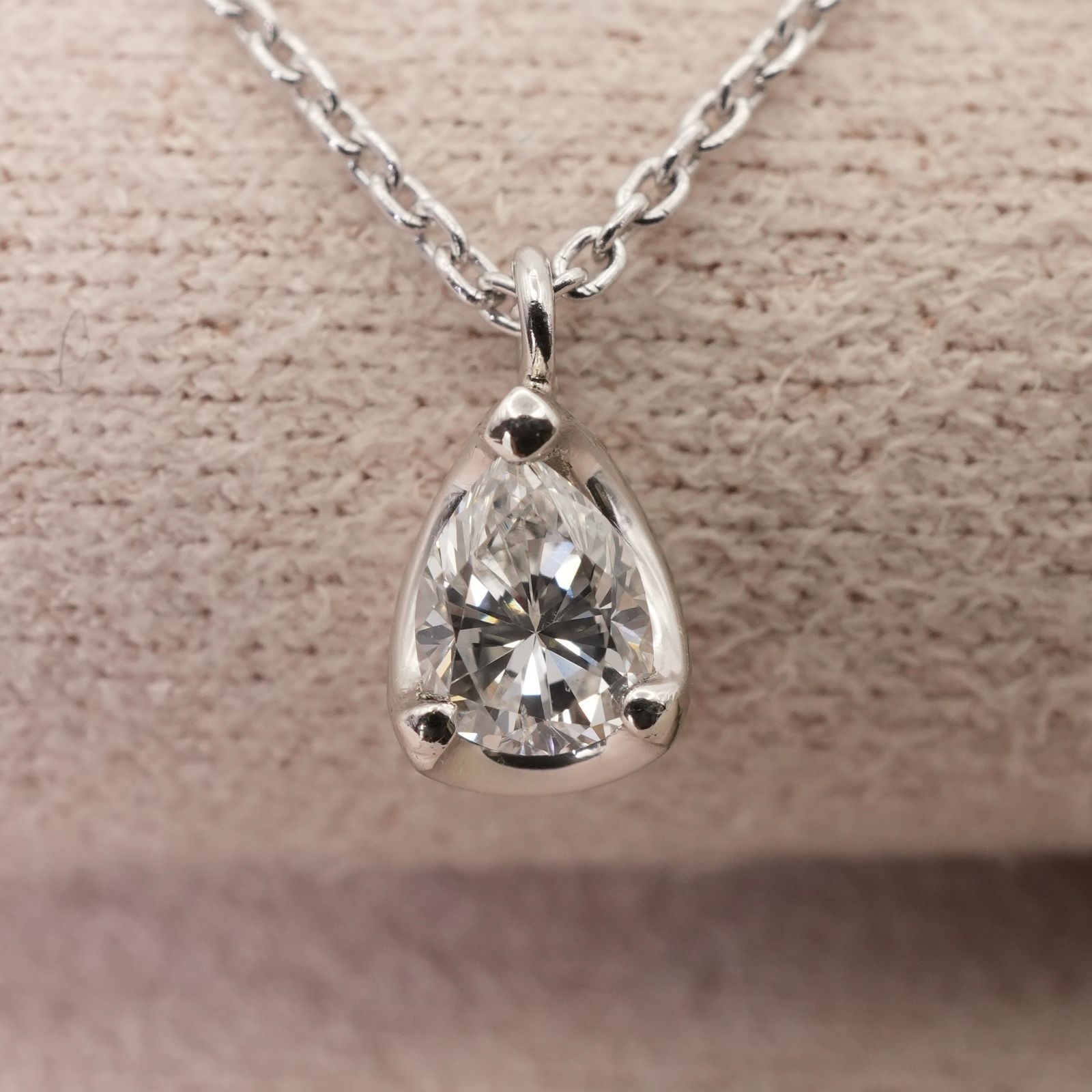 ヴァンドーム青山 ペアシェイプ ダイヤ 0.20ct ネックレス/25-94S