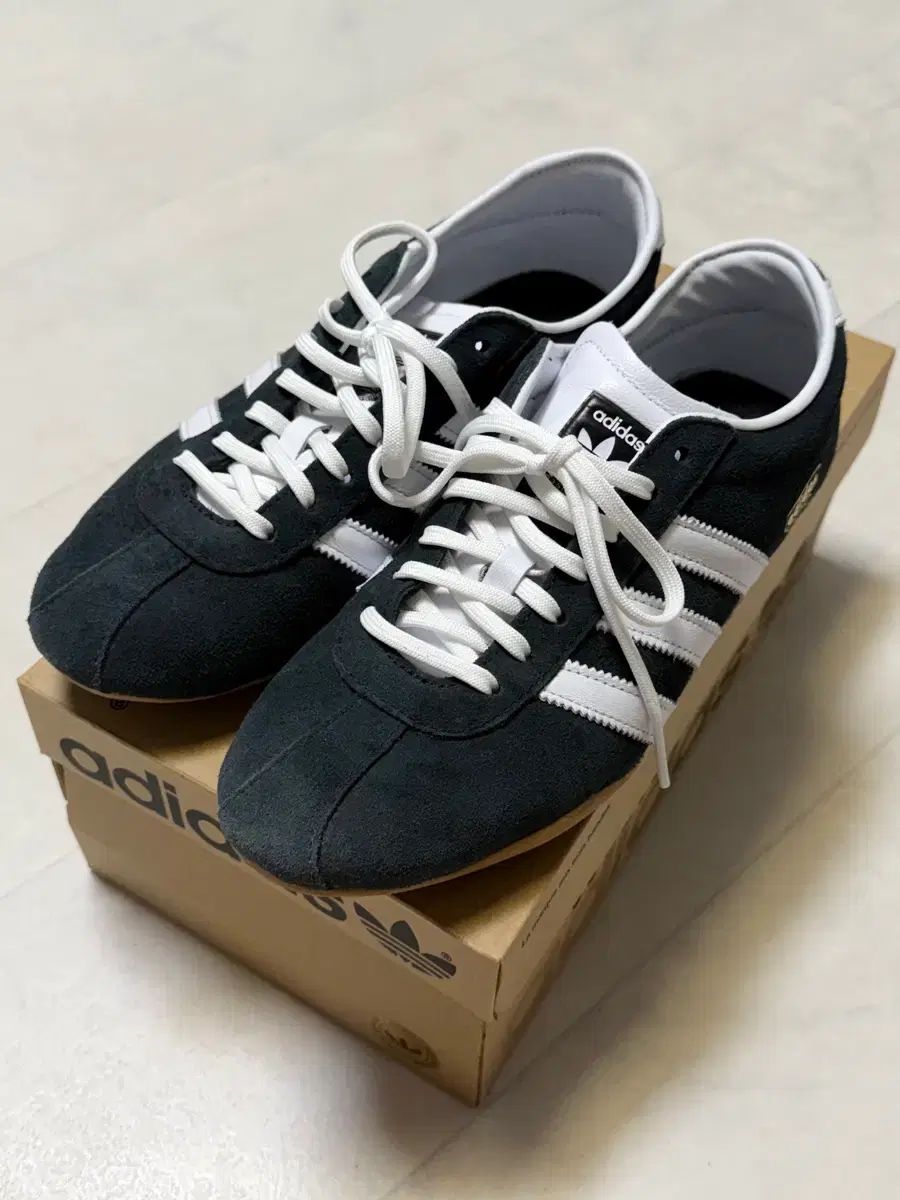 adidas TOKYO ブラック 265 8,844円