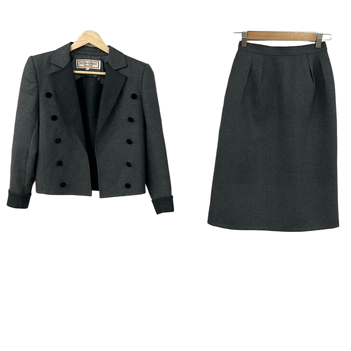 YvesSaintLaurent(イヴサンローラン) スカートスーツ レディース - グレー 肩パッド