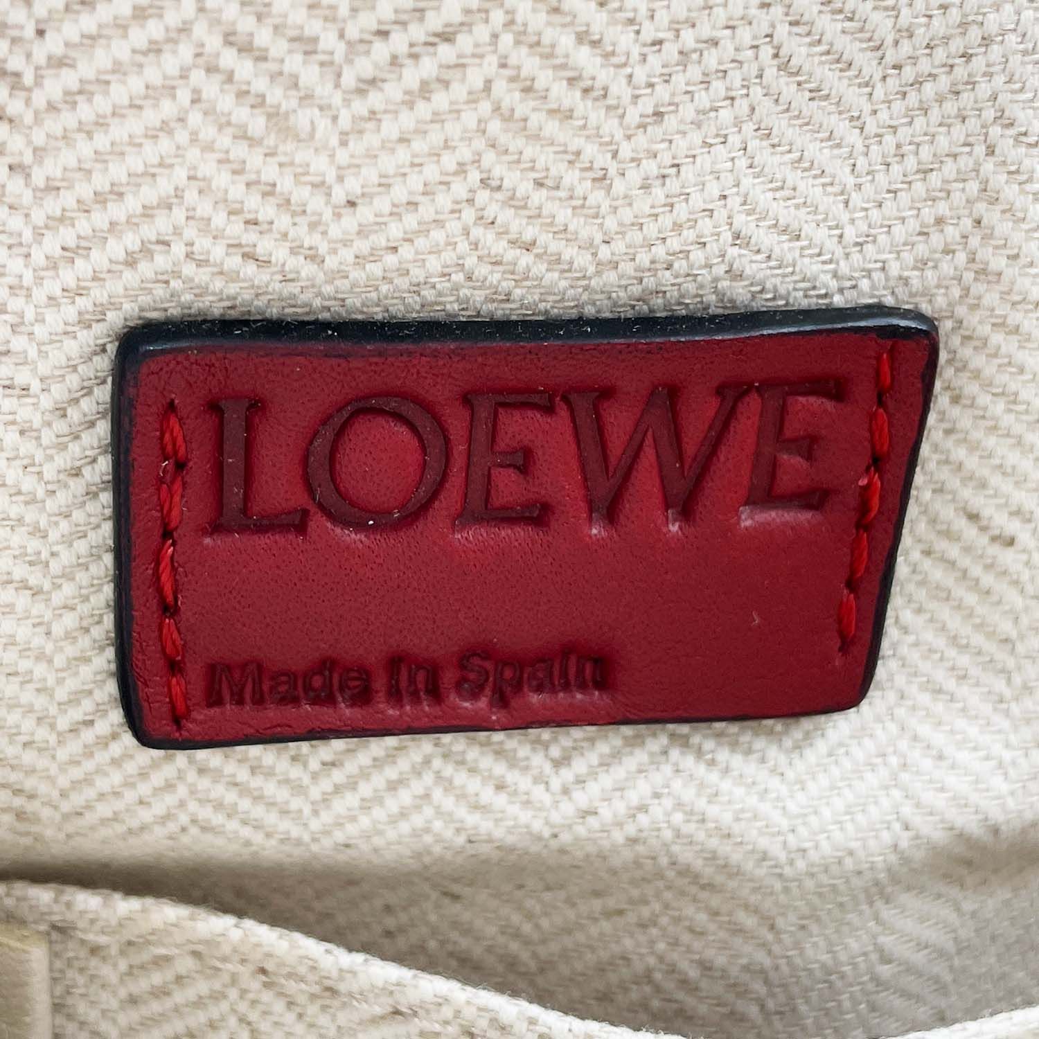 LOEWE ロエベ ニュートレド フラット ショルダーバッグ アナグラム
