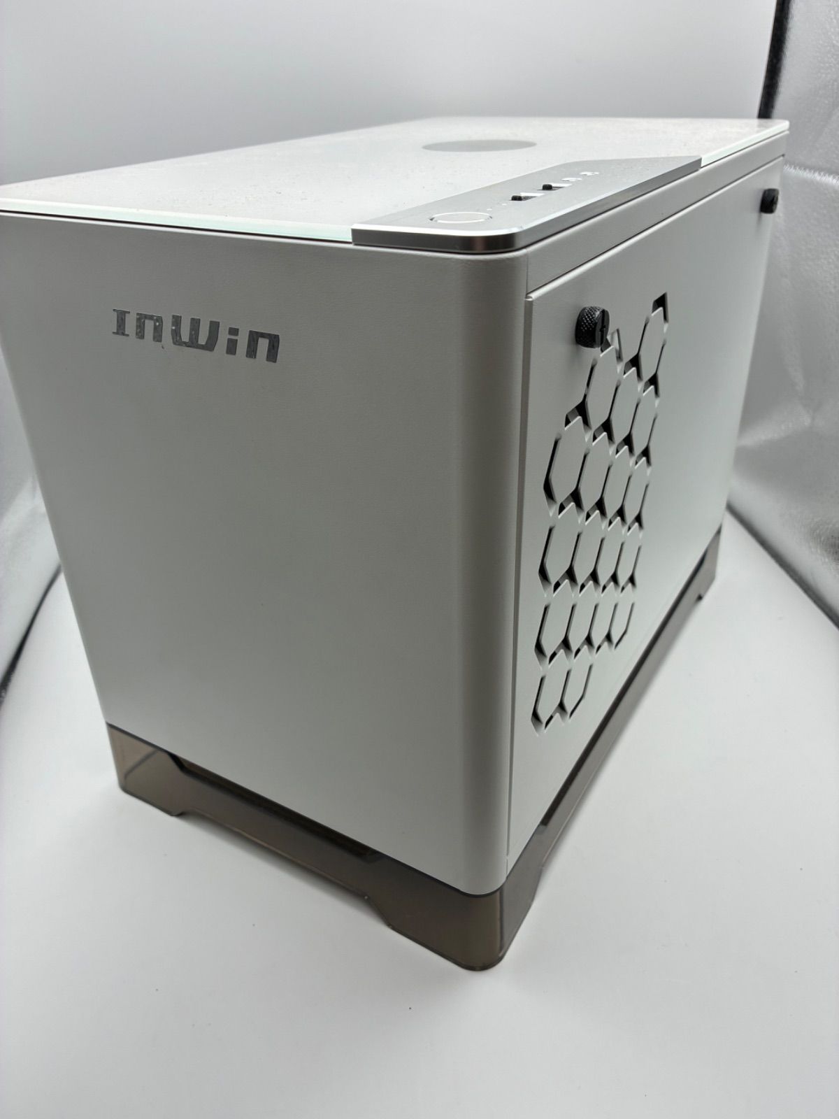 c*c様 Win11,I512400 INWIN (小型)未使用,動作品,Off c*c様 Win11,I512400 INWIN (小型)未使用,動作品,Off 動作未確認 InWin