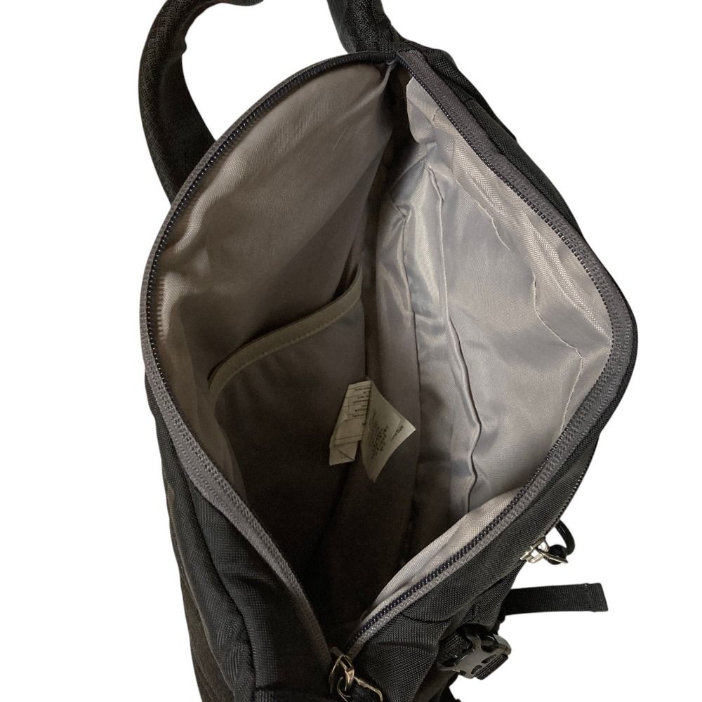 良品 patagonia パタゴニア アトム スリング 8L ボディバッグ