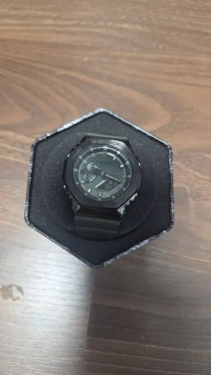 G-SHOCK GM-2100B-3A