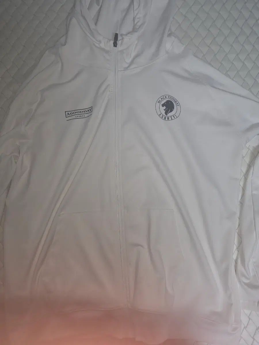 ブラックコンバット 白 WHO フード ジャージ xl 出品