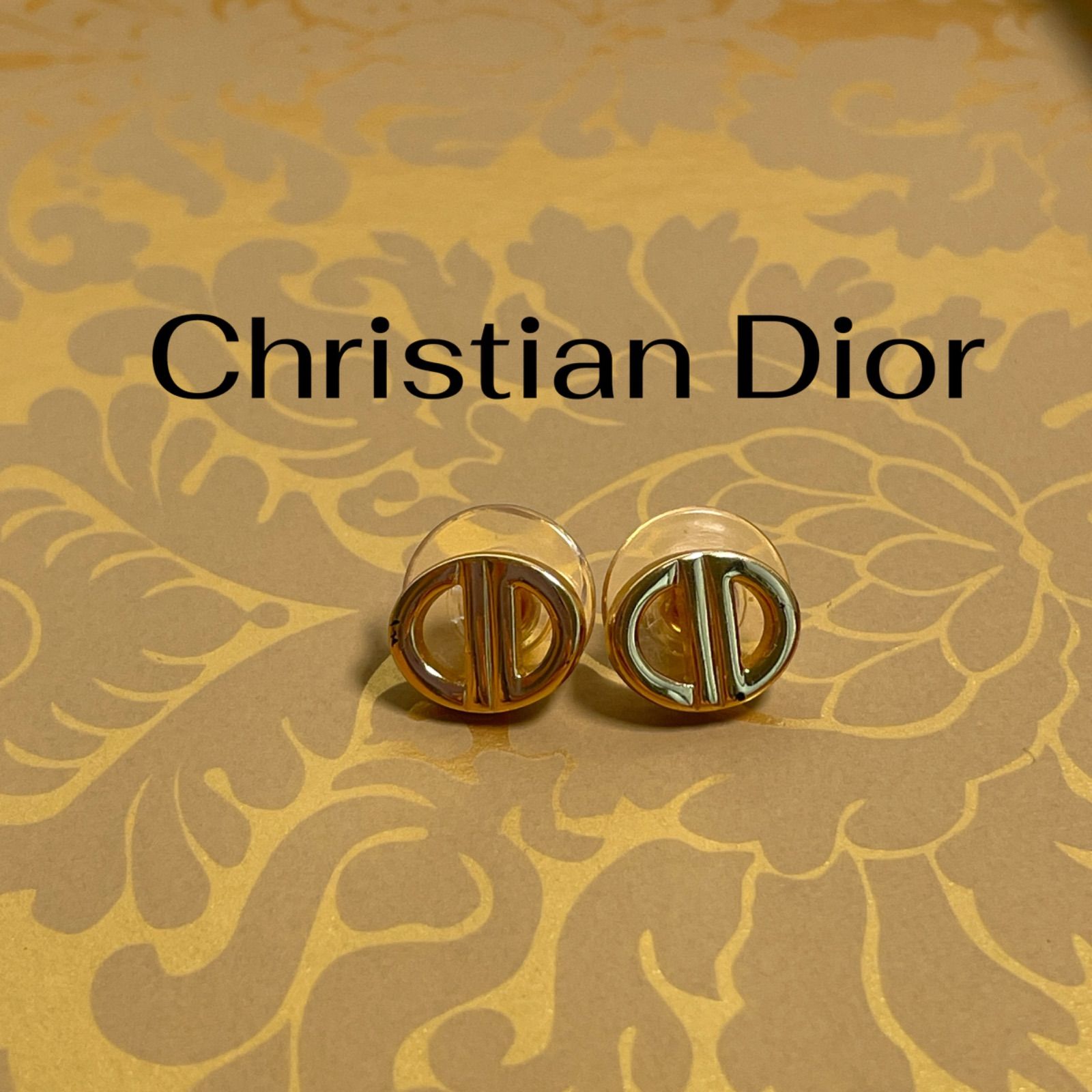 Christian Dior CDロゴ ゴールド ピアス - メルカリ
