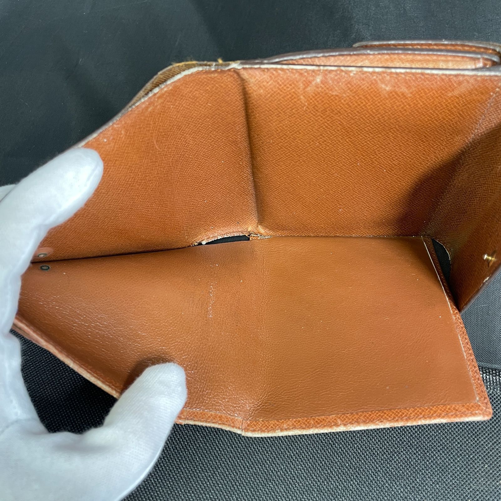 ルイヴィトン モノグラム Wホック財布 B26070927 - メルカリ