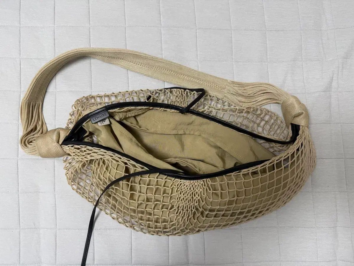 ルメール クルー クロワッサン バッグ 出品