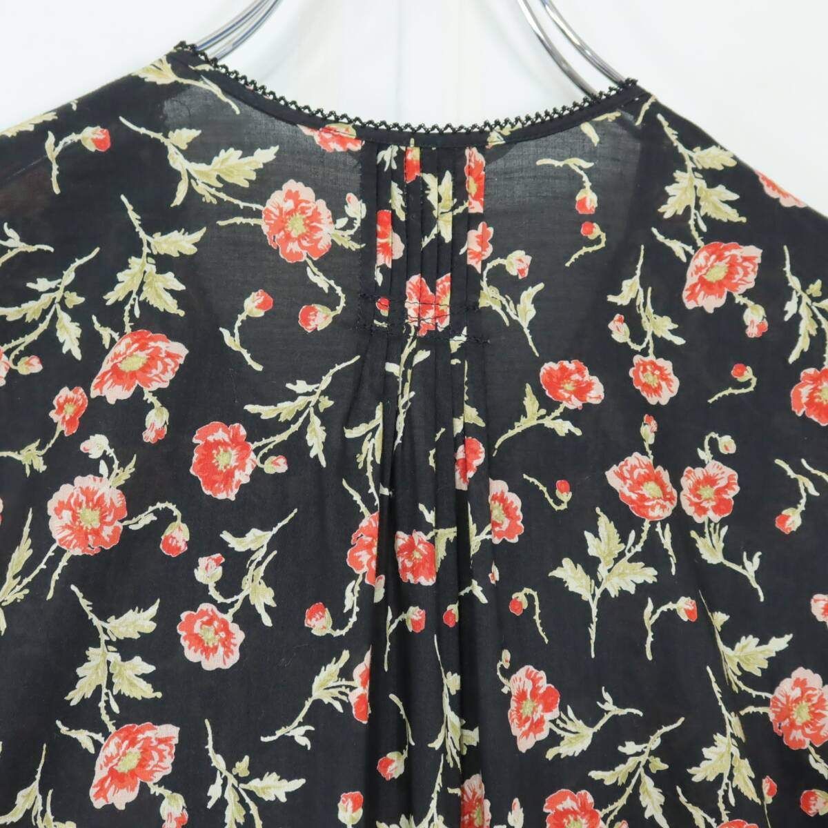 美品】ワンダフルワールド カネコイサオ☆花柄♪ノースリーブ
