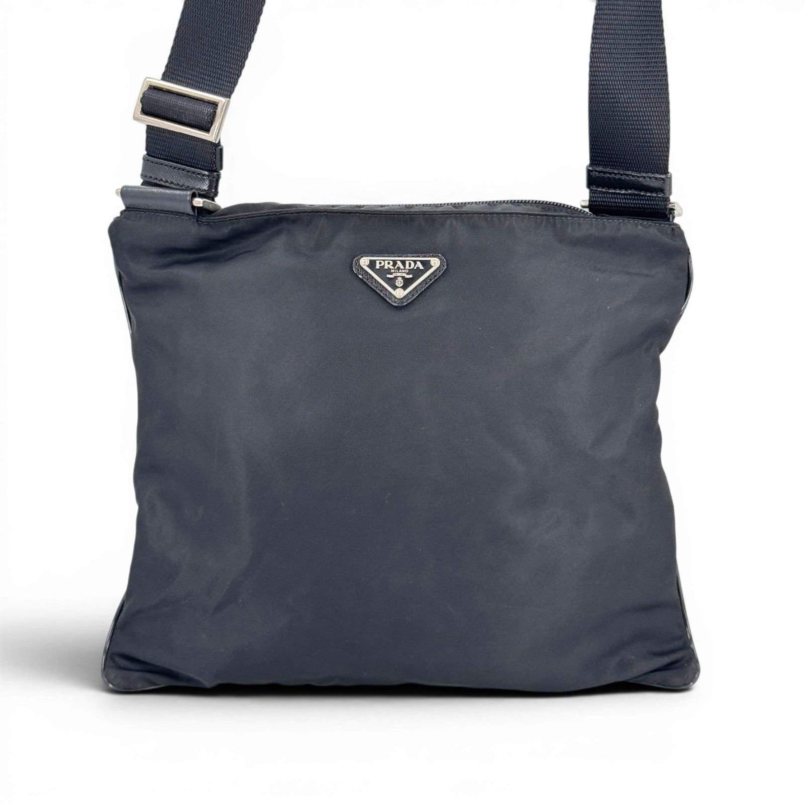 PRADA テスートナイロン ブラック フラットショルダーバッグ 2VH055