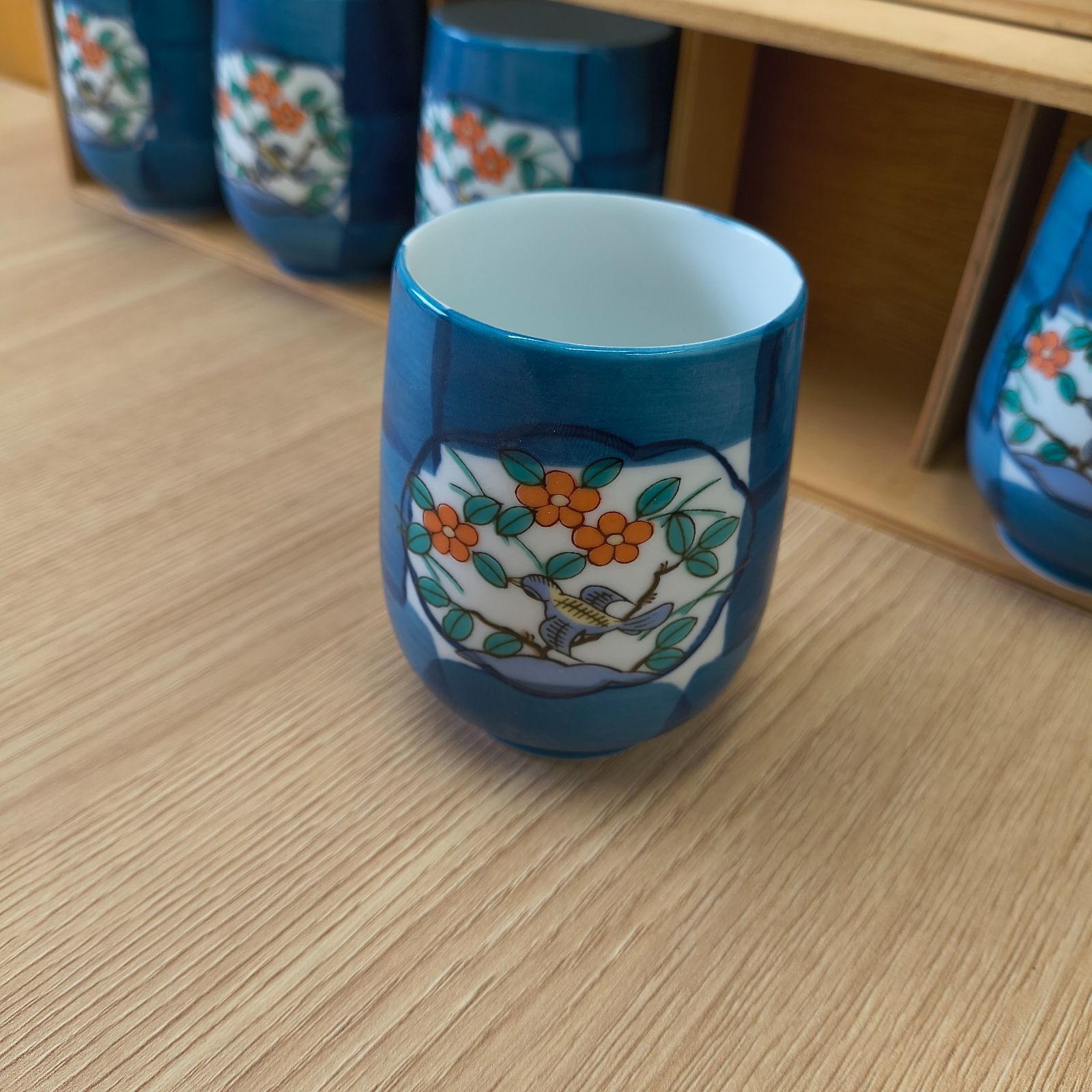 ☆【美品未使用】​湯呑み 5客揃 松泉作 木箱入り 花鳥図 和食器 伝統