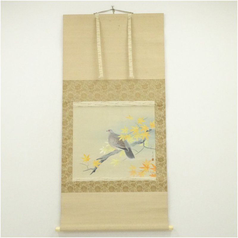 長井亮之筆　山鳩　肉筆絹本掛軸（共箱） 掛け軸 床の間 書 おしゃれ 絵画 表具 芸術 茶道 年中掛け インテリア 茶掛 掛物 和室 8,880円