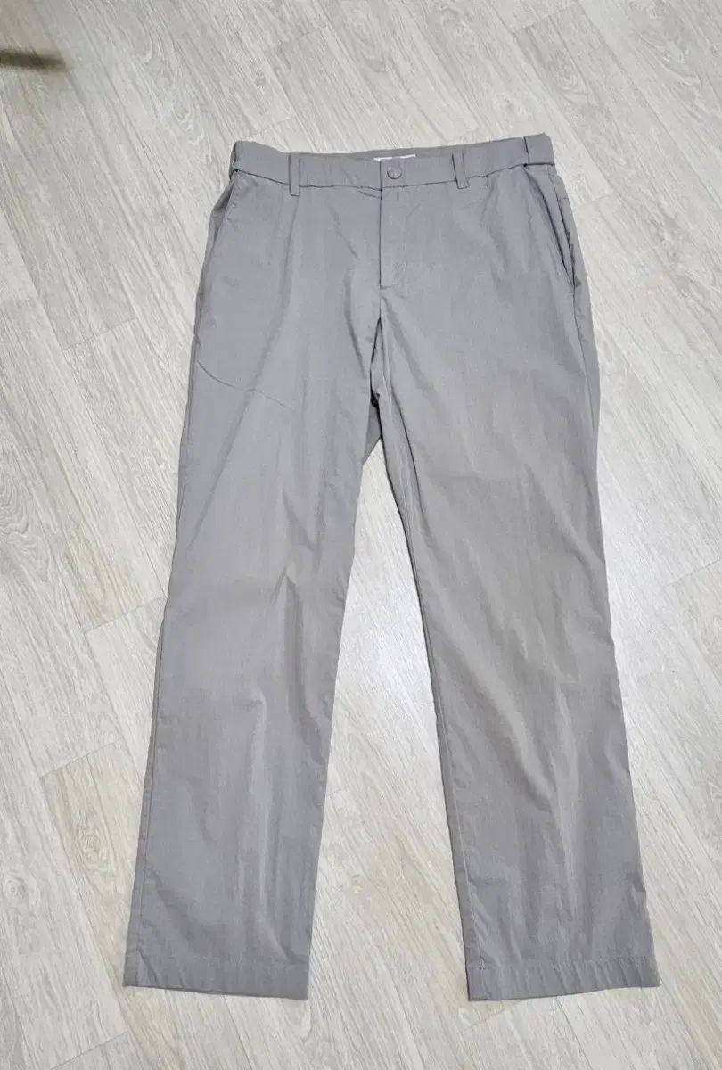 ヘジス マン ベージュ スラックス 7,458円