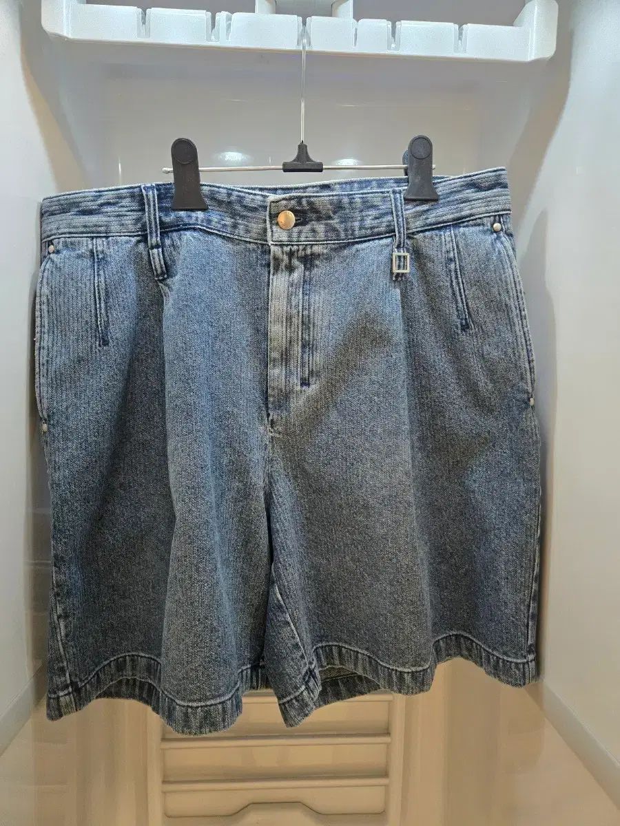 ウーヨンミ 25ss ワンタック ウォッシュ コーデュロイ デニム ショーツ ブルー