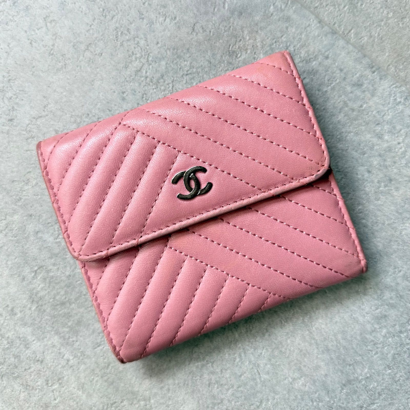 CHANEL シャネル ココマーク シェブロン 三つ折り財布 レザー ピンク 