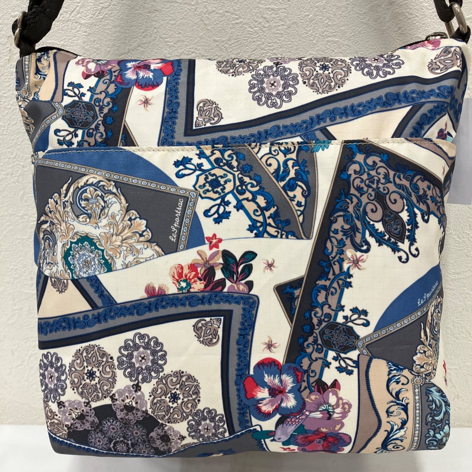6277 LeSportsac レスポートサック ショルダーバッグ スカーフ柄 花柄