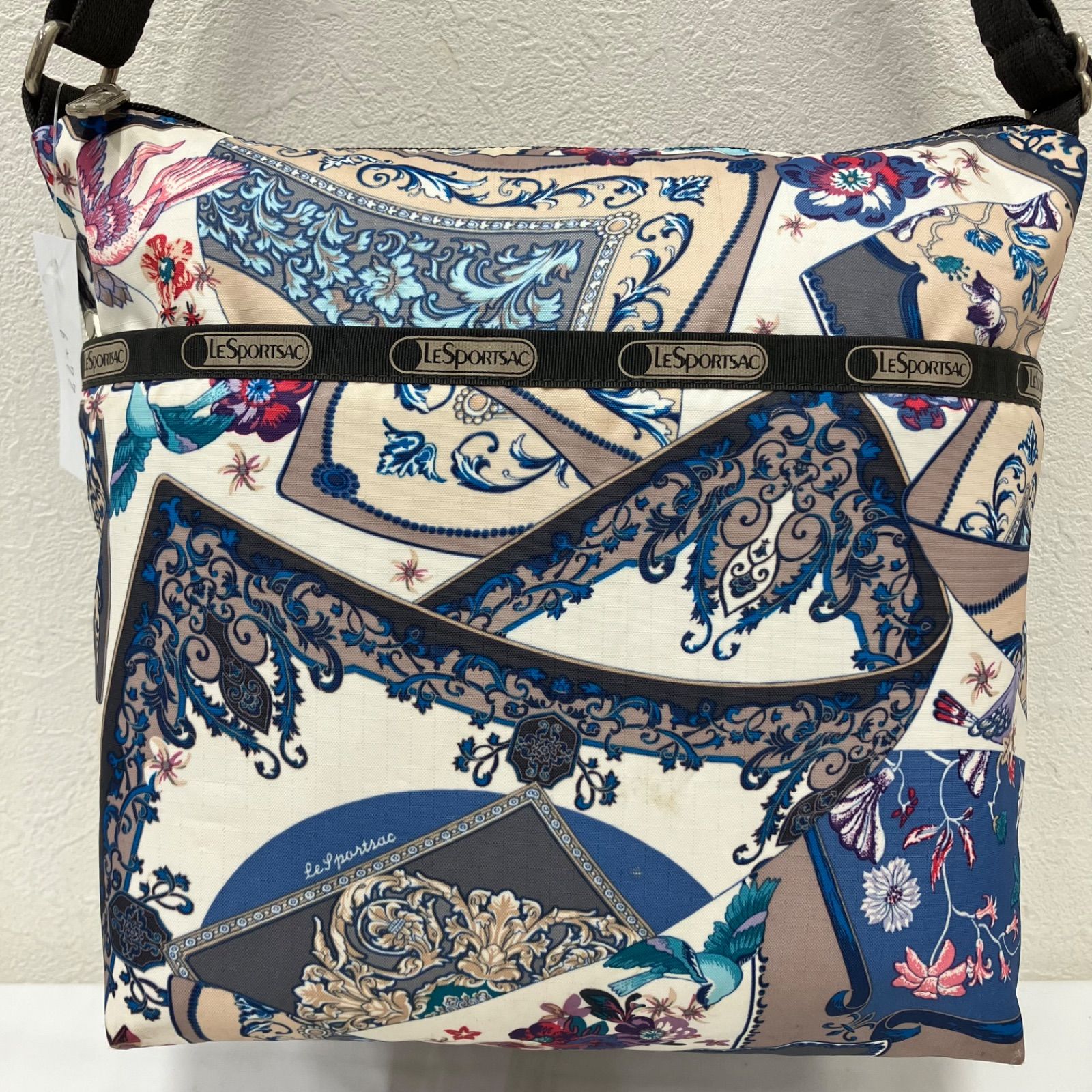 6277 LeSportsac レスポートサック ショルダーバッグ スカーフ柄 花柄