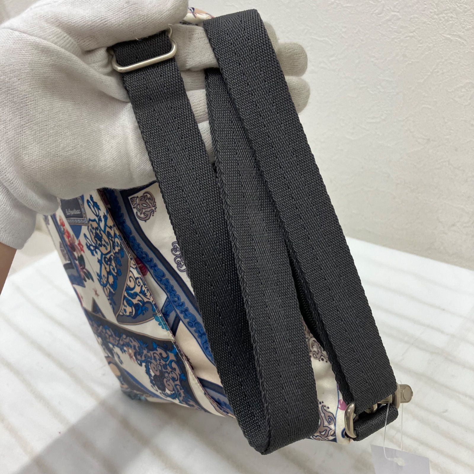6277 LeSportsac レスポートサック ショルダーバッグ スカーフ柄 花柄