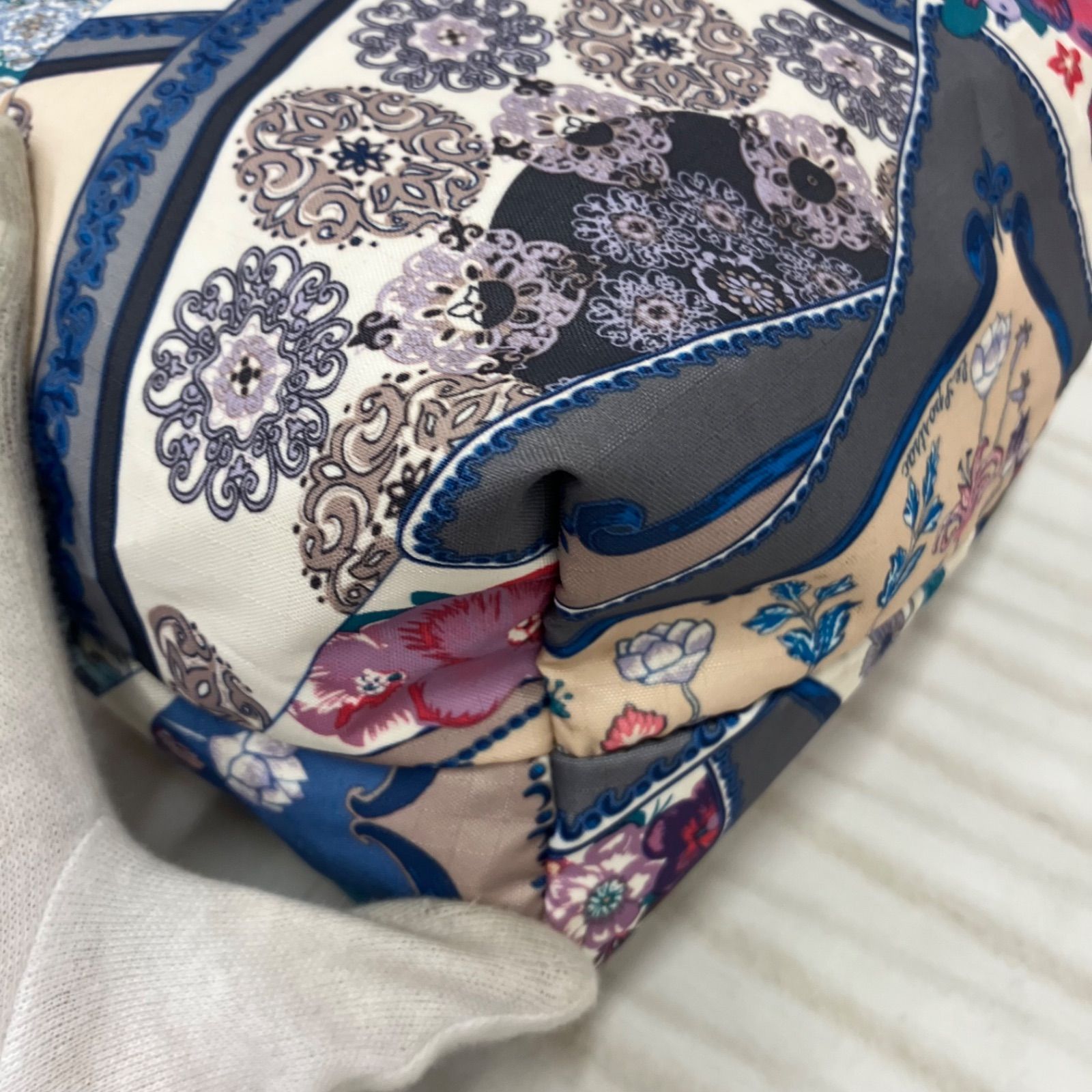 6277 LeSportsac レスポートサック ショルダーバッグ スカーフ柄 花柄