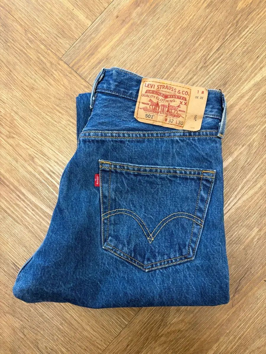 N130 リーバイス501 デニムパンツ