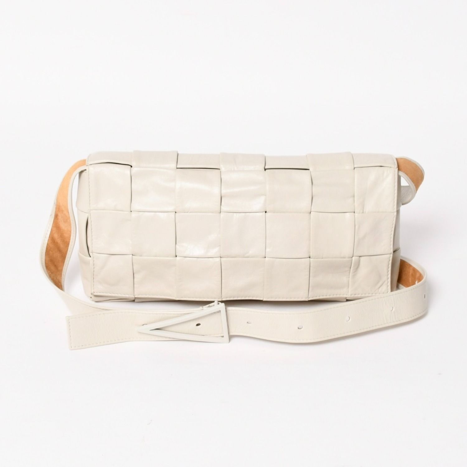 BOTTEGA VENETA ボッテガヴェネタ マキシイントレチャート カセット B08746057M ショルダーバッグ アイボリー レザー 美品 中古 4a005384