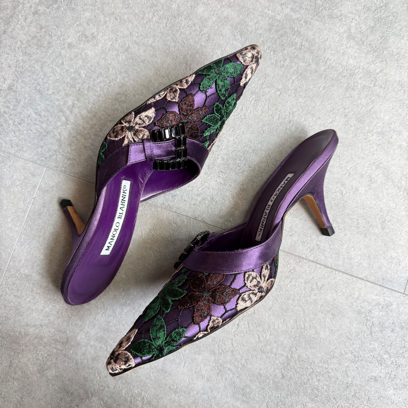 MANOLO BLAHNIK マノロブラニク パンプス サテン ビジュー 花柄 