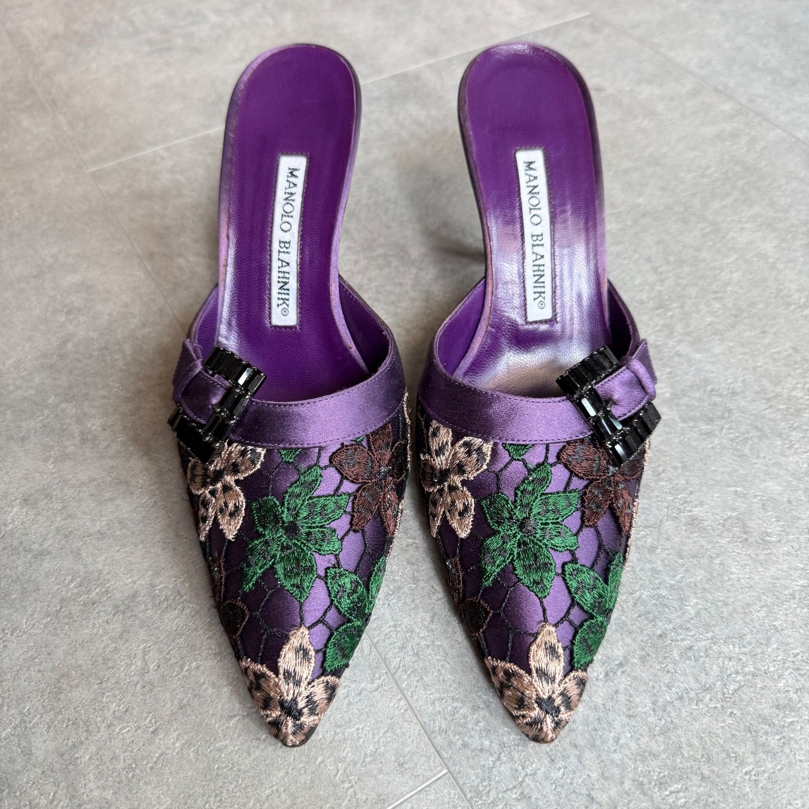 MANOLO BLAHNIK マノロブラニク パンプス サテン ビジュー 花柄 