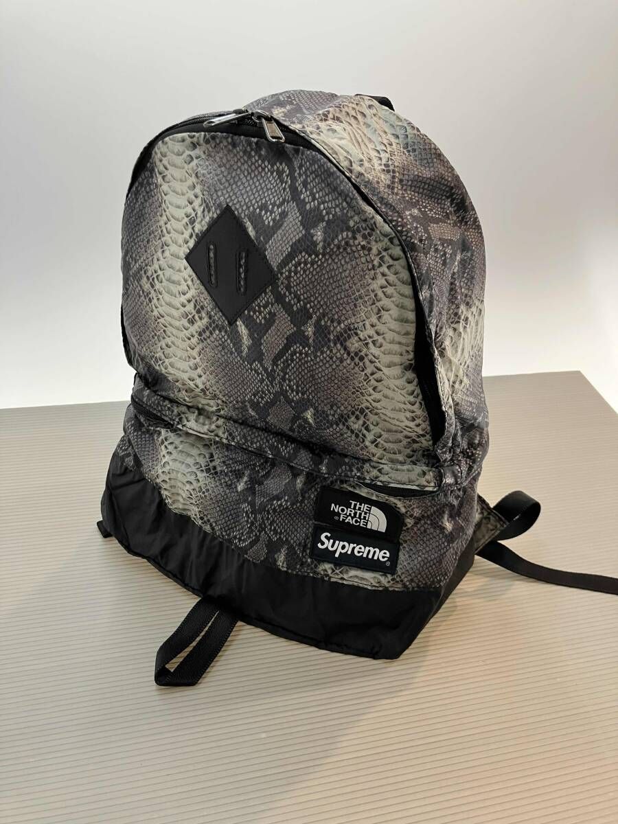★ THE NORTH FACE × Supreme ザノースフェイス×シュプリーム リュック バックパック NF0A3KVJ スネークスキン ブラック 通年