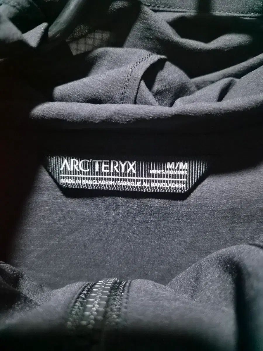 ARC'TERYX アークテリクス ウィンドブレーカー 黒 95 細身100まで