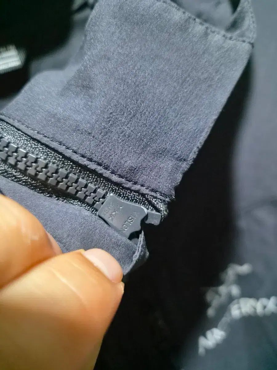 ARC'TERYX アークテリクス ウィンドブレーカー 黒 95 細身100まで